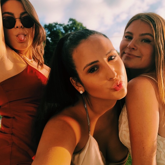 Meet your Posher, Victoria - Picture 2 of 3